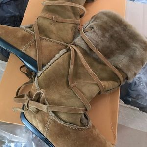 Tod’s Shearling Driving Boots. Gorgeous.